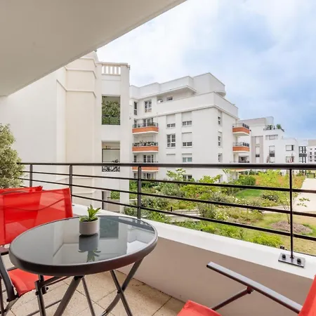 La Dolce By Plaza Apartment *